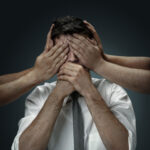 PENEGAK HUKUM: KETIKA JABATAN MENJADI ALAT MEMPERKAYA DIRI DAN MENAKUTI RAKYAT